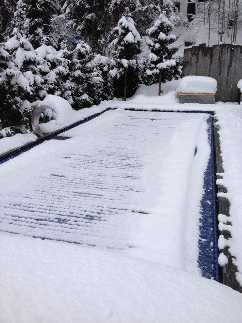 Schwimmbadbau Swimmingpool im Winter Solothurn Allwörker